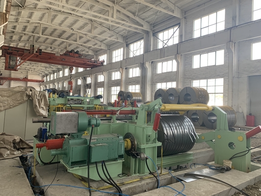 एमए (0.4-2.0) X1300mm सीएनसी कोल्ड रोल स्लीटिंग लाइन 20 साल से अधिक के उपकरण के डिजाइन सेवा जीवन के साथ
