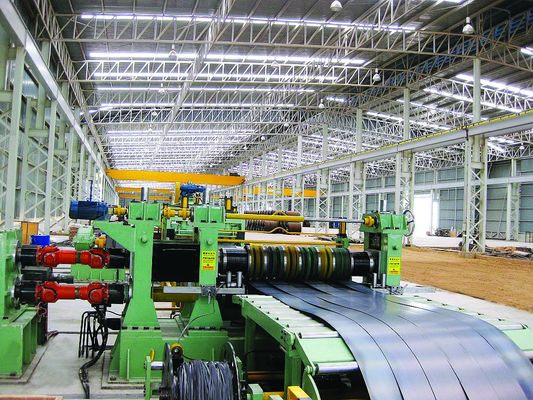 0.6-5 मिमी स्टील स्ट्रिप स्लीटिंग मशीन लेफ्ट राइट फीडिंग