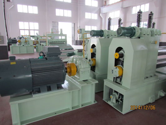 0.3-3x1600 मिमी स्टील स्ट्रिप स्लीटिंग मशीन 100 मीटर / मिनट एडजस्टेबल