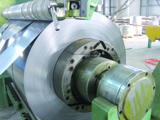 सीई 380V 50 हर्ट्ज 0.4-4 मिमी स्टील स्ट्रिप स्लीटिंग मशीन