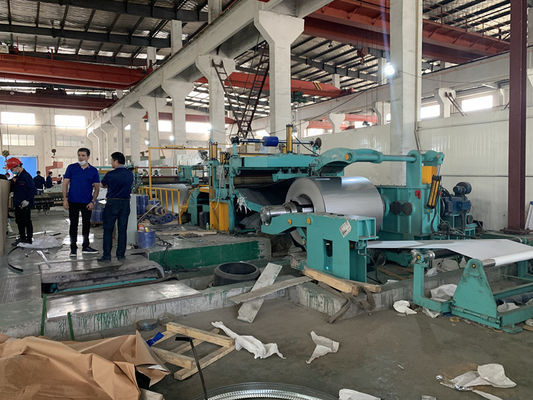 हाई स्पीड Uncoiling 1600mm स्टील का तार काटने की मशीन