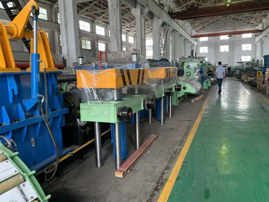 कार्बन स्टील स्लिटर मेटल मशीन 3 मिमी स्वचालित स्टील शीट स्लीटिंग लाइन